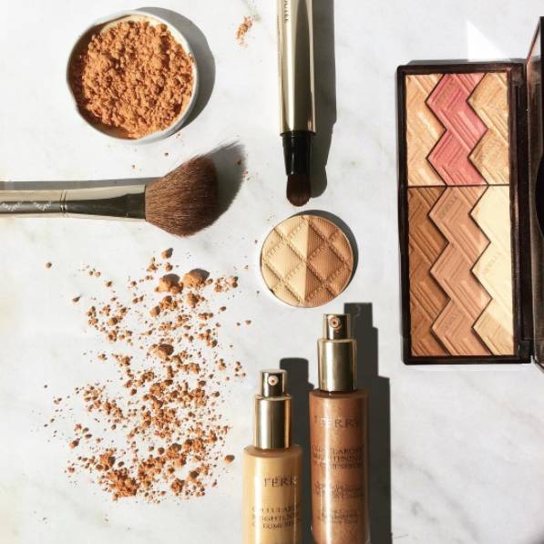 不起皮不卡粉遮瑕,服帖不脱妆不暗沉大牌粉底推荐