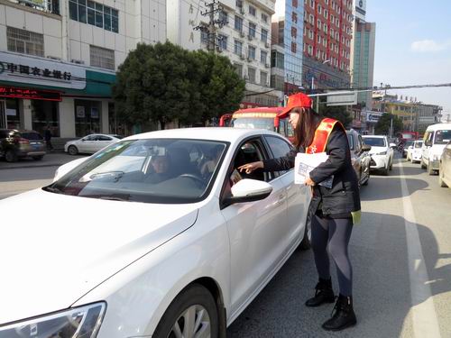 浠水122名新领驾驶证学员庄严承诺做中国好司机