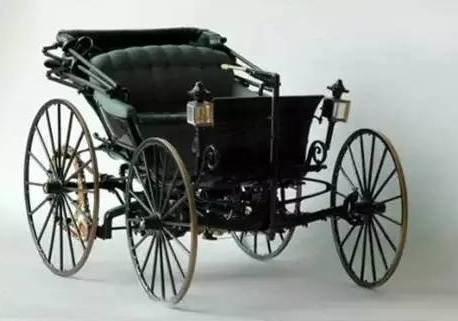 汽车大灯发展史,汽车灯历史各具特色