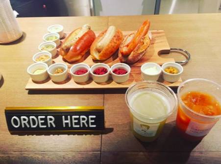 节日派对季,敢不敢换种姿势喝啤酒、咖啡、啃汉堡、吃爆米花……?|WorldNotice