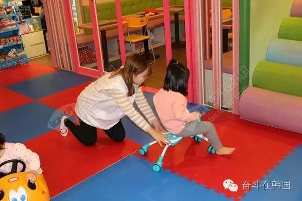 奋韩为孤儿院捐两千万韩币奶粉！用关爱温暖寒冬！