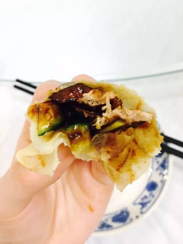 「美食探店」这家等吃鸭子的人天天都排到了胡同口，真的这么美味？