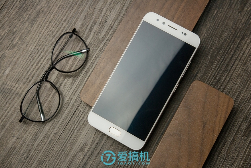 vivox9柔光双摄多少钱,vivox9plus前置柔光双摄