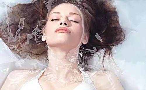 Madam问答室丨天天喷喷雾为什么越喷越干？