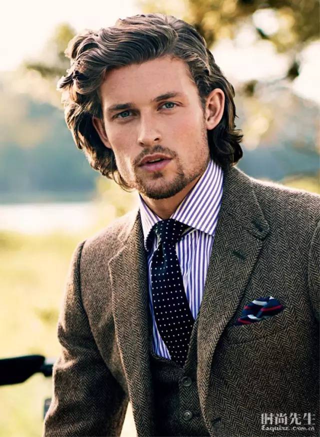 领带和西服应该怎么搭配,领带是和西服搭还是衬衫搭