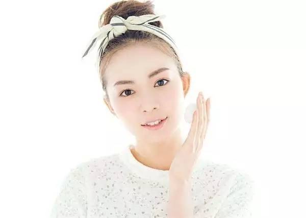 Madam问答室丨天天喷喷雾为什么越喷越干？