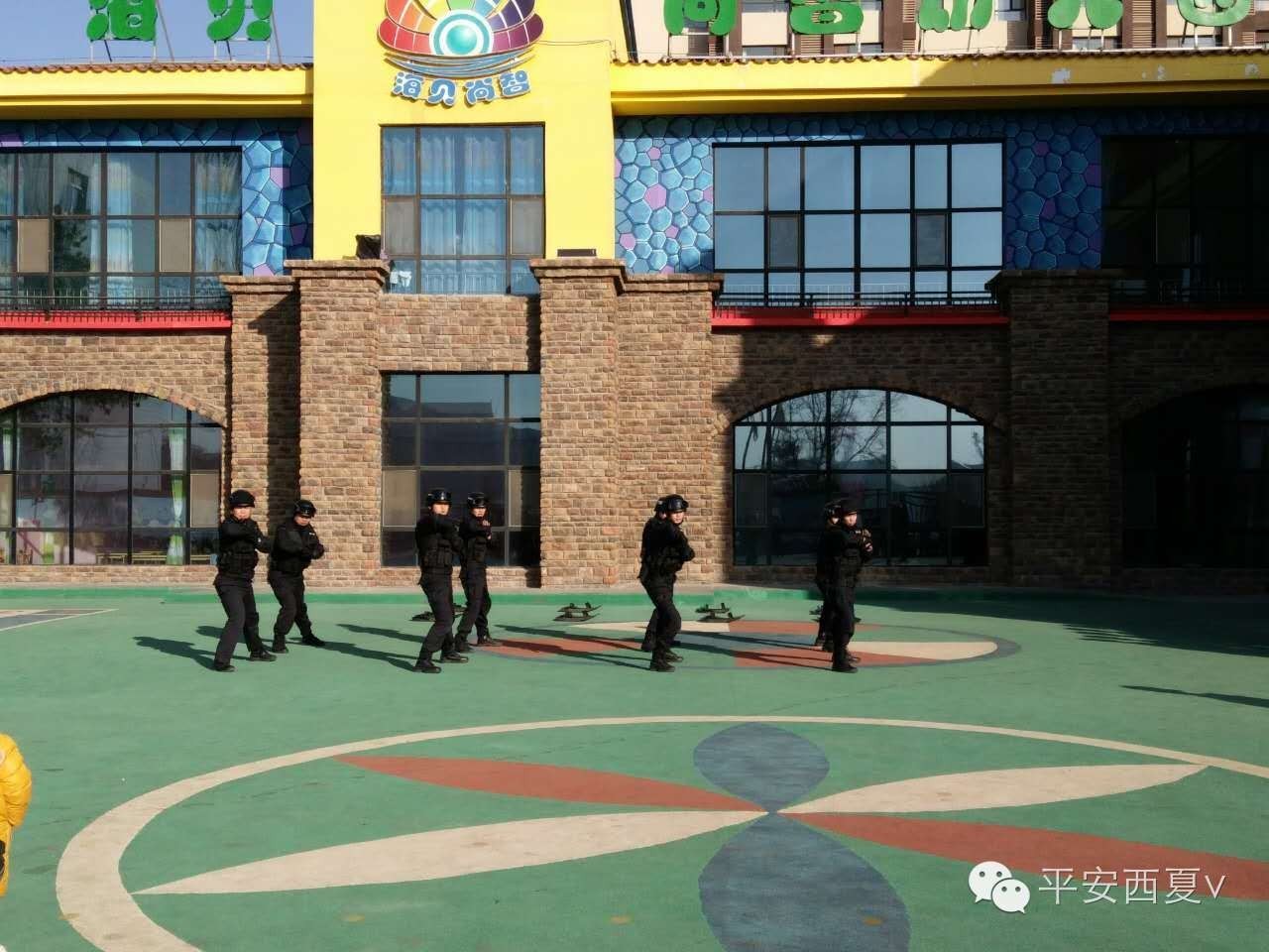 头条丨PTU的蜀黍们受邀来到海贝尚智幼儿园，对小朋友进行爱国主义教育！