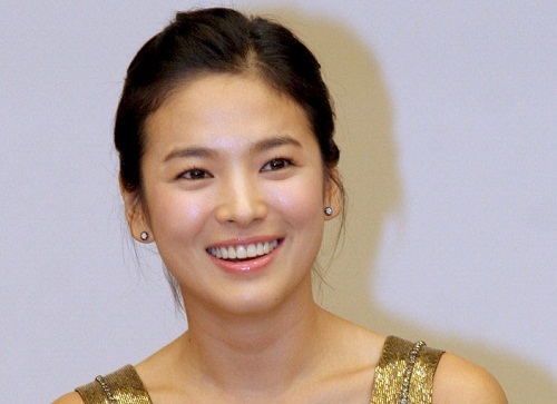 宋慧乔眼睛卧蚕,双眼皮重要吗宋慧乔对比照告诉你