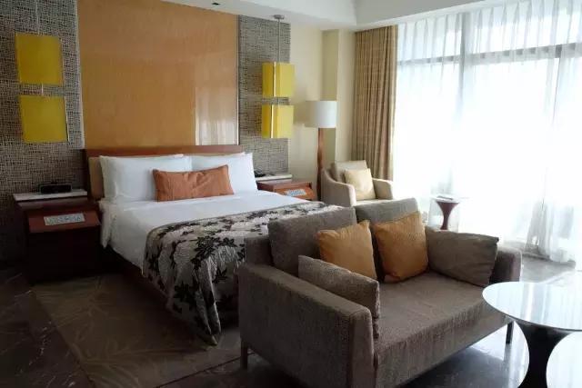 杨幂刘恺威最新一期从酒店出来,杨幂刘恺威法国巴黎定情之作