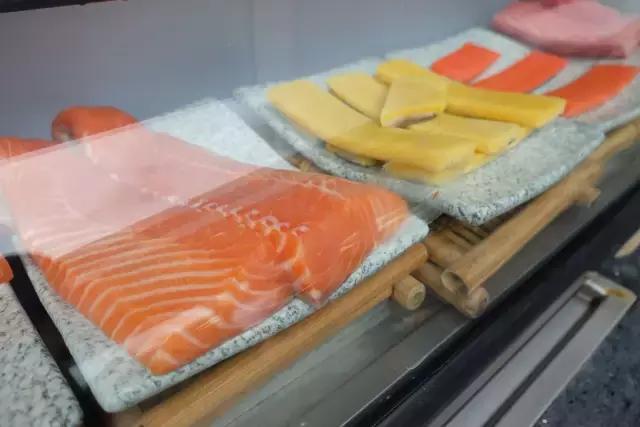 杨幂刘恺威最新一期从酒店出来,杨幂刘恺威法国巴黎定情之作