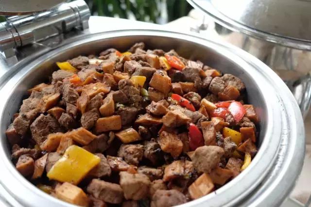 杨幂刘恺威最新一期从酒店出来,杨幂刘恺威法国巴黎定情之作