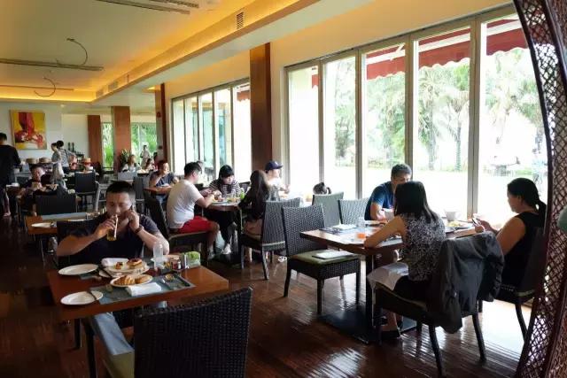 杨幂刘恺威最新一期从酒店出来,杨幂刘恺威法国巴黎定情之作