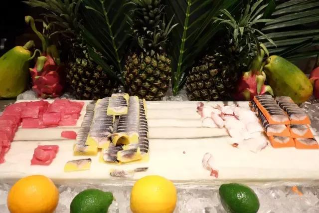 杨幂刘恺威最新一期从酒店出来,杨幂刘恺威法国巴黎定情之作