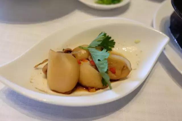 杨幂刘恺威最新一期从酒店出来,杨幂刘恺威法国巴黎定情之作