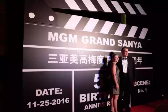 杨幂刘恺威最新一期从酒店出来,杨幂刘恺威法国巴黎定情之作