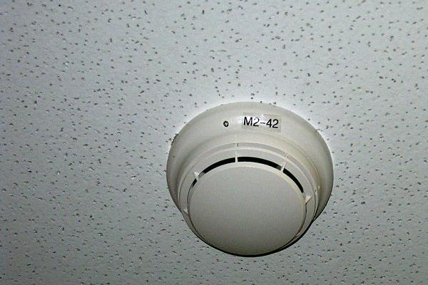 常用烟雾报警器和温度报警器,早期烟雾报警器