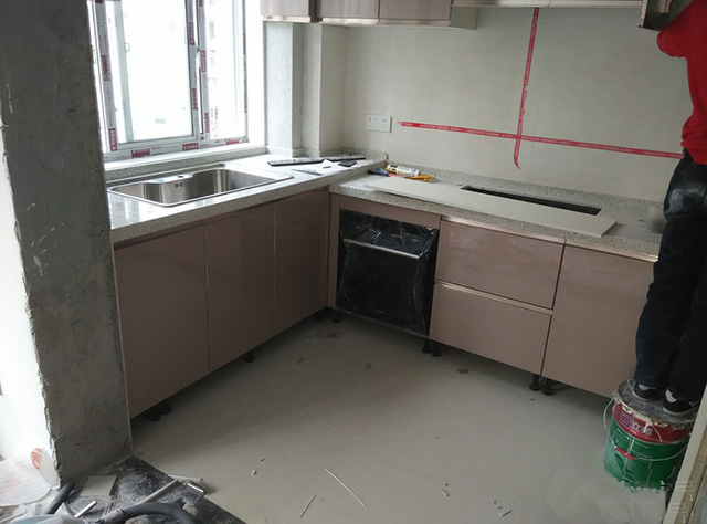 铝合金陶瓷橱柜安装过程,陶瓷铝合金橱柜安装方法