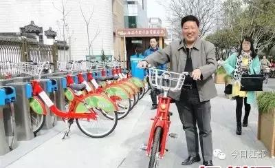 最牛街头骑单车,最牛人骑自行车过桥