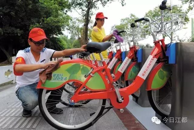 最牛街头骑单车,最牛人骑自行车过桥