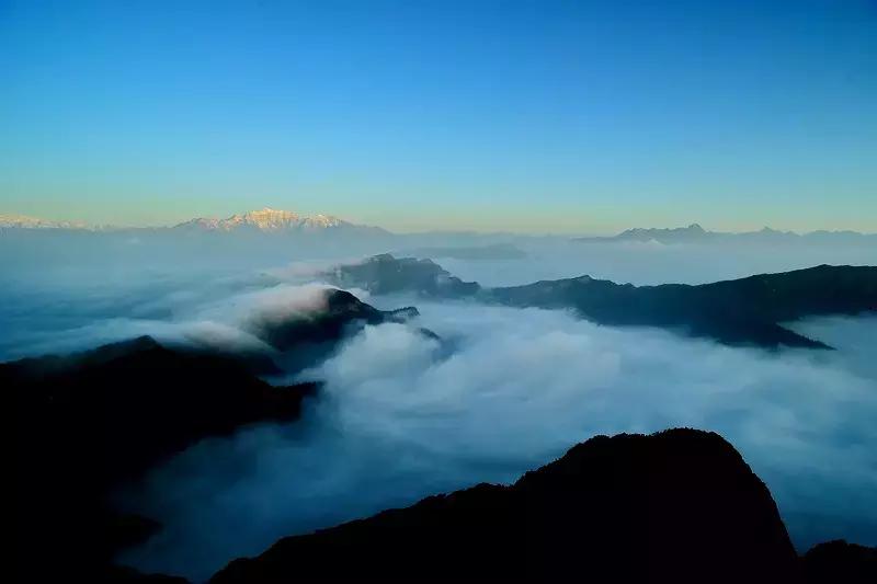牛背山看的是什么雪山,牛背山上众多雪山示意图