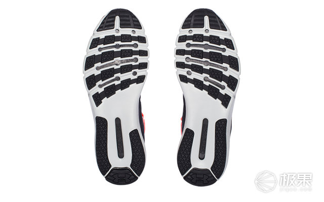 巨石强森安德玛鞋测评,巨石强森健身安德玛