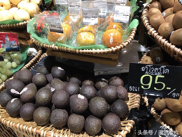 泰国进口超市里的那些水果，看着真新鲜，真漂亮，价格也不便宜！