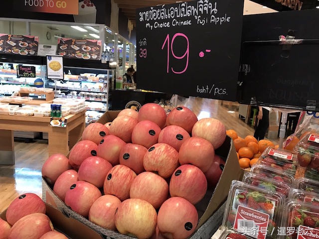 泰国进口超市里的那些水果，看着真新鲜，真漂亮，价格也不便宜！