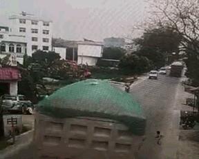 死神来了结局被车砸死第几部,死神来了的结局