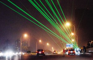 激光笔伤眼睛急救,激光笔伤眼睛实例