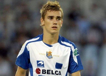 还记得足球巨星们的首球吗？