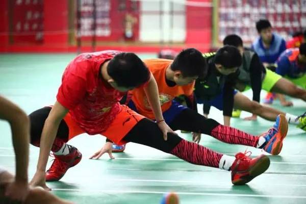 夏天下午踢球注意什么,冬天足球踢球注意事项