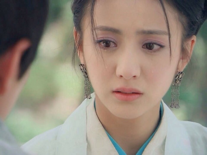 佟丽娅三万元狐狸毛皮被指太残忍引发网友撕逼