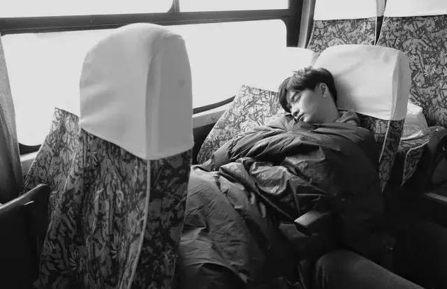 吃饭时直播,睡觉时赶路,《微能力者》校园宣传使出微能力!