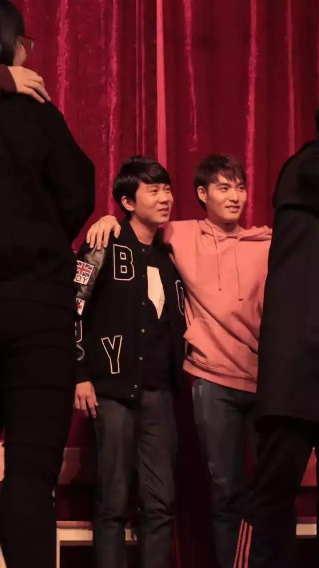 吃饭时直播,睡觉时赶路,《微能力者》校园宣传使出微能力!