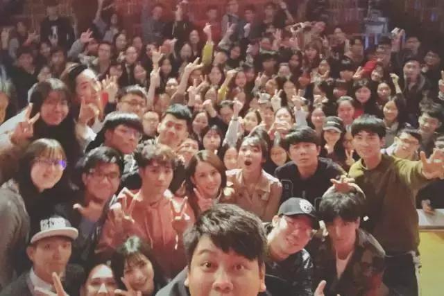 吃饭时直播,睡觉时赶路,《微能力者》校园宣传使出微能力!