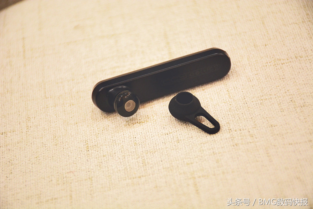 qcyq30c鏃犵嚎钃濈墮鑰虫満,qcy-q30鑰虫満