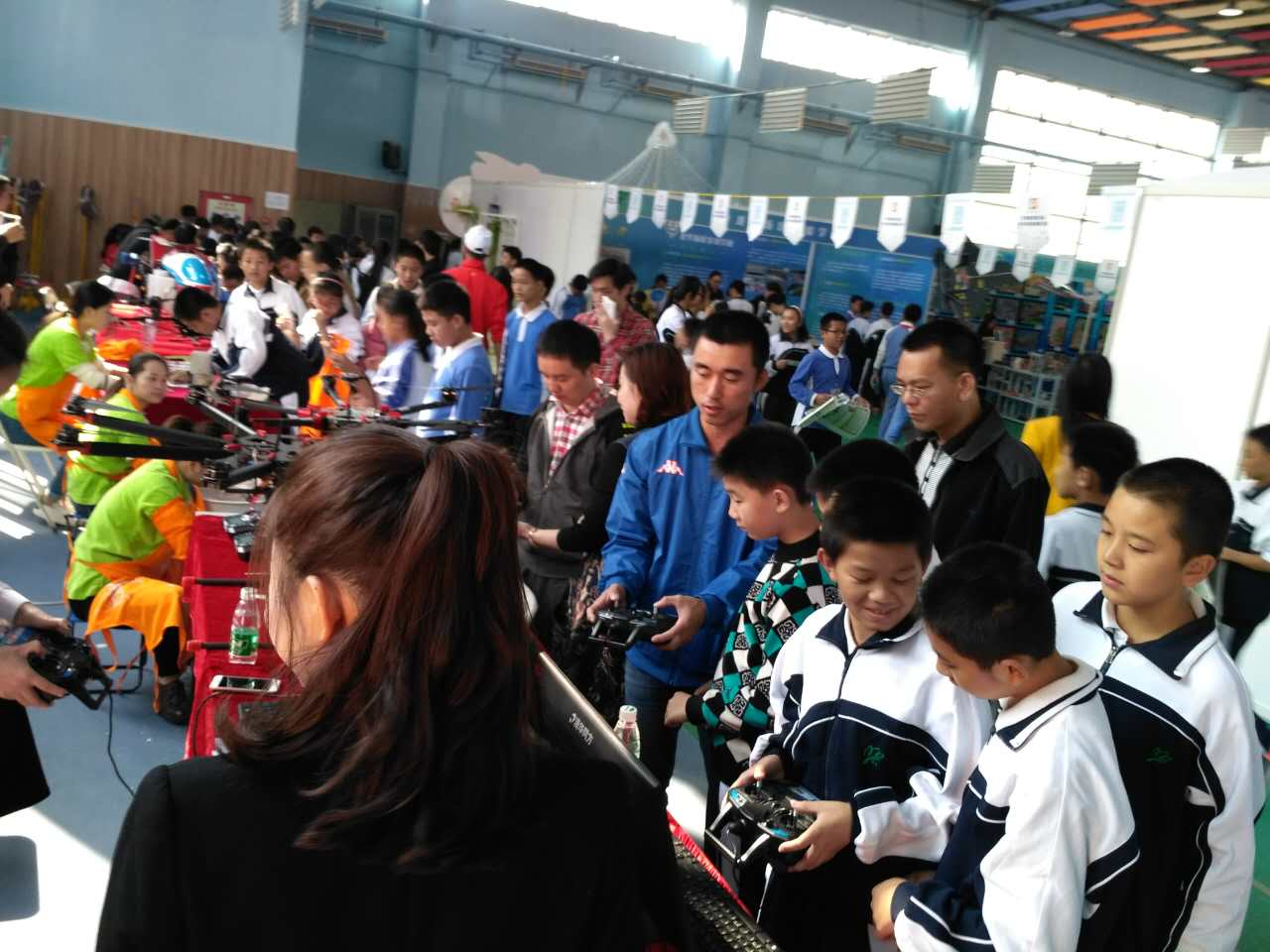 创新体验成长科技,创新引领助推学生成长成才