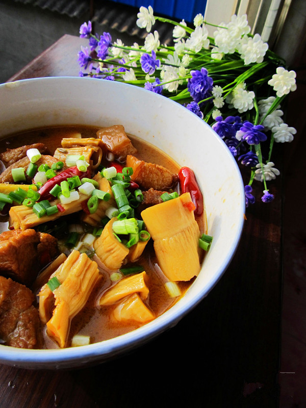 牛肉的家常做法,笋干烧肉的家常做法