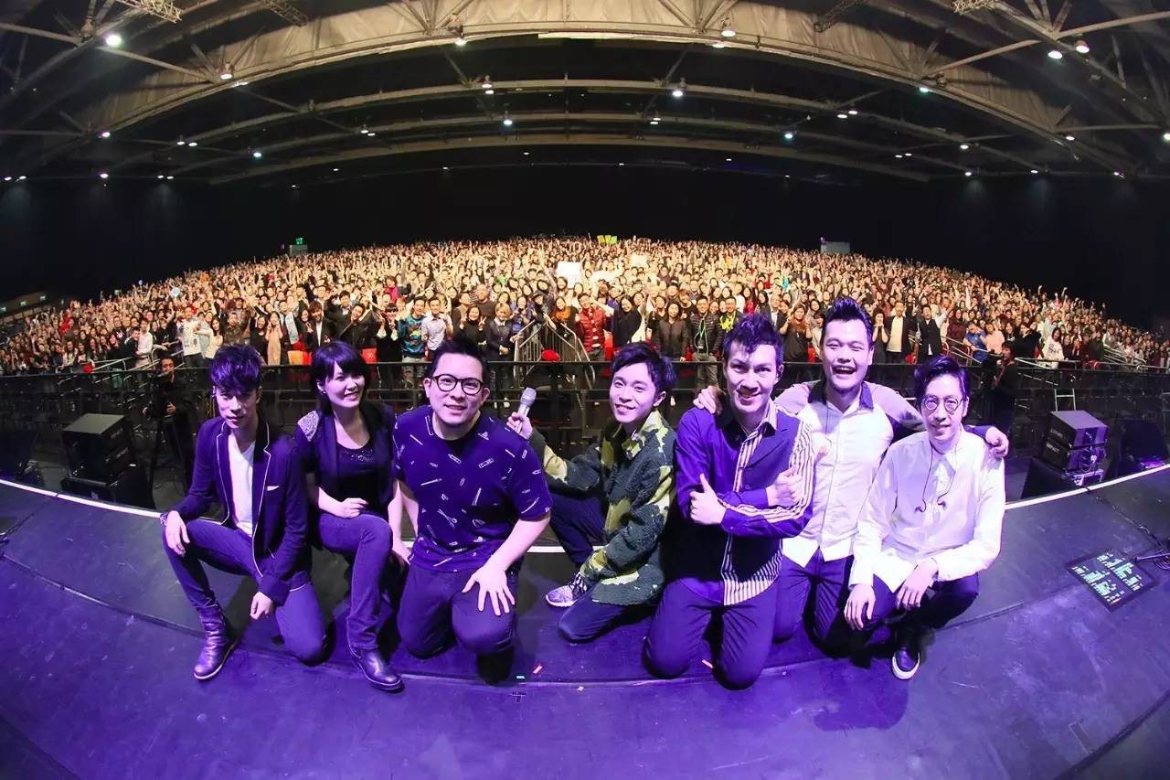 音乐平台进Livehouse，“流行乐该不该受到尊重”？