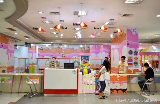 购买儿童游乐园设备,儿童室内游乐园加盟哪个品牌好