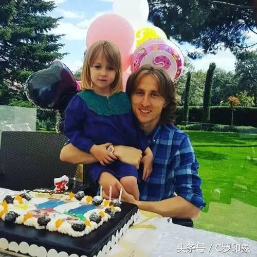 萌出一脸血的小孩,萌出一脸血萌娃