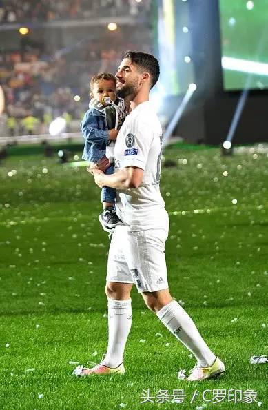 萌出一脸血的小孩,萌出一脸血萌娃