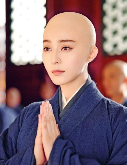 颖儿被众人嫌弃的原因,颖儿之前嘲笑别人的视频