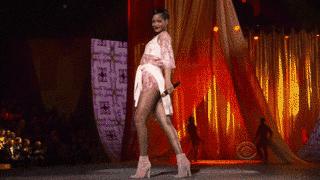 衣不如新人不如旧出处,衣不如新人不如旧下一句