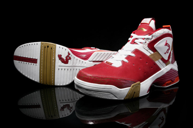 nba汤普森最高分,nba最近上脚的球鞋汤普森