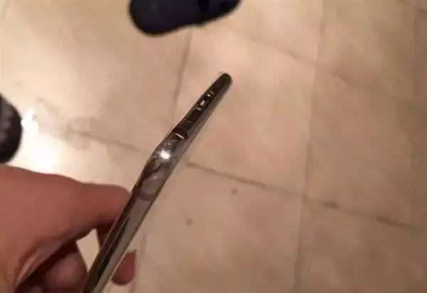 iphone后壳摔碎怎么办,iphone后壳磨损