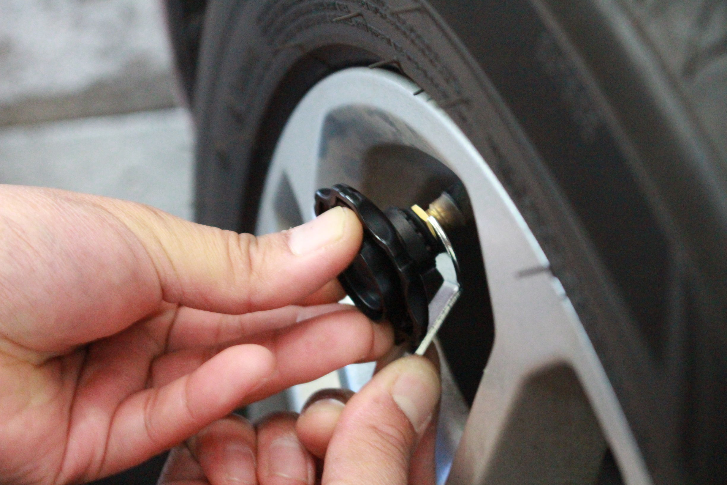 没有胎压监测的有胎压报警吗,内置胎压监测报警但检查胎压正常