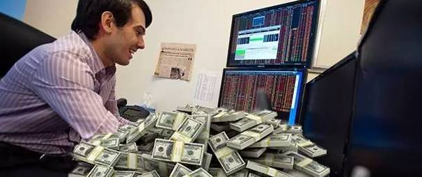 华裔中学生20美元破解救命药，奸商卖11万天价