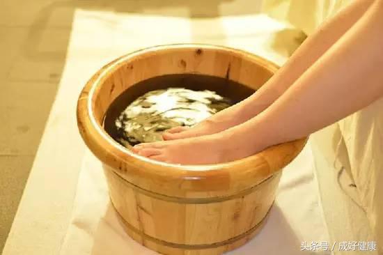 藏红花和什么一起泡脚最好,感冒可以用藏红花泡脚