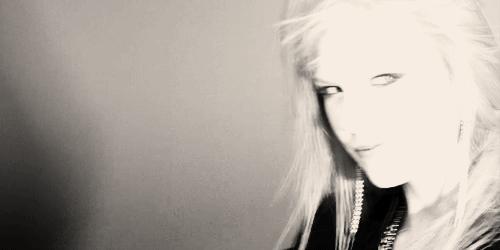 性感酒红色,拒绝家暴妆